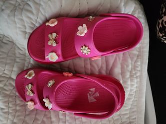 Iconic Crocs Women's Size 8
