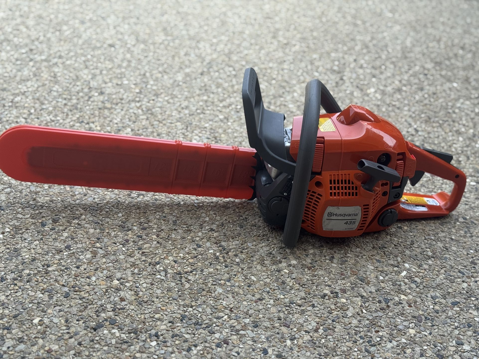 Husqvarna 435 40.9-cc 2-cycle 16-in Gas Chainsaw