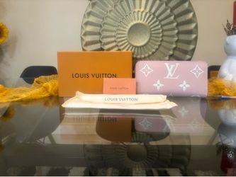 NEW!! PINK AND WHITE WOMENS LUXURY WALLET