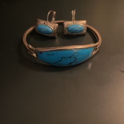 Antique Turquoise Bracelet And Matching Earrings 