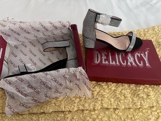 Delicacy high heels shoes