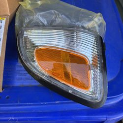 Toyota Tacoma Passenger Running Lights 98-2004