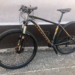 
**2015 Specialized Crave Comp 29 - Ready to Ride! 🚴**