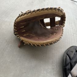 Mizuno MVP Fastpitch Catchers Mitt. GXS58 