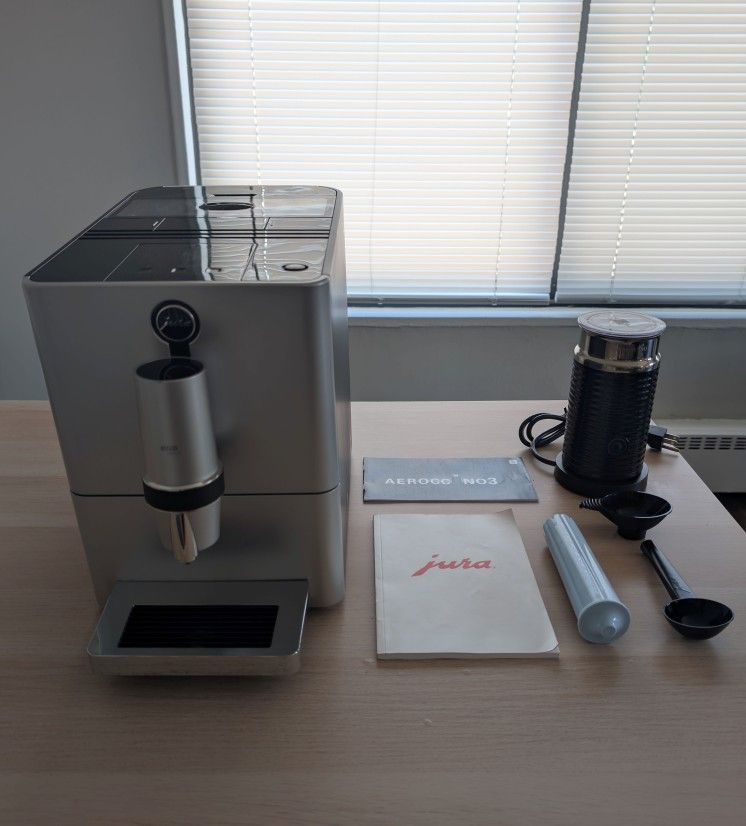 Jura ENA Micro 5 Superautomatic Coffee and Espresso Machine & Nespresso Aeroccino 3 Milk Frother