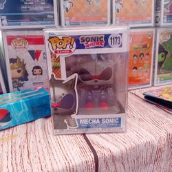 Funko Pop Sonic the Hedgehog Mecha Sonic Figure w/ Protector