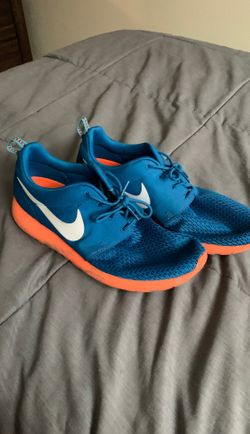 Nike Roshe Run (Size 10.5)