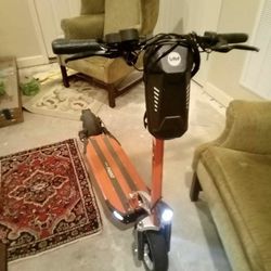 1600 Watts Electric Scooter EMove Cruiser Only 8 Miles On Odometer