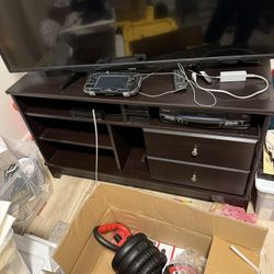 TV stand/Entertainment Center