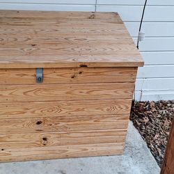 Large Trunk/chest Very Heavy