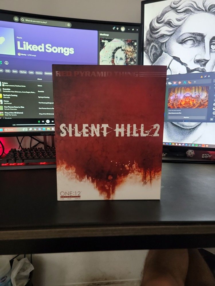 Silent Hill 2 Pyramid Head ONE:12 Brand New