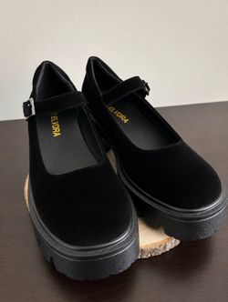 Black Velvet Mary Jane Platform Shoes – Chunky Lug Sole