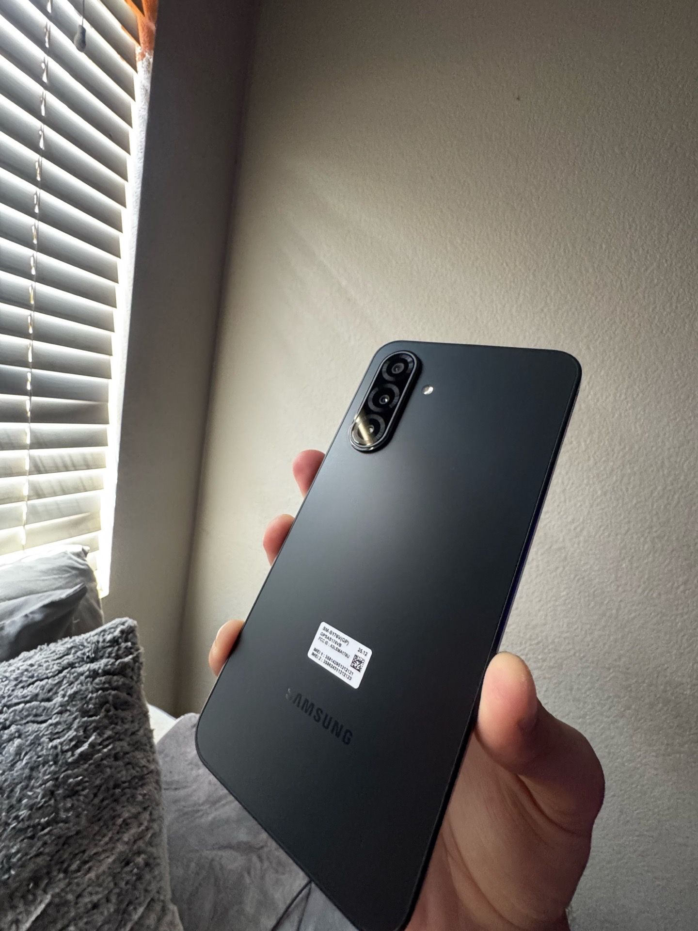 SAMSUNG A17