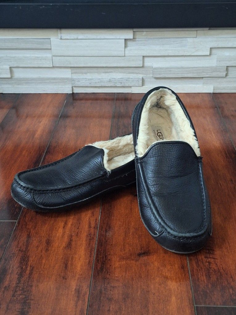 UGG Ascot Black Leather Moccasin Slippers Size US 11/EU 44.5 