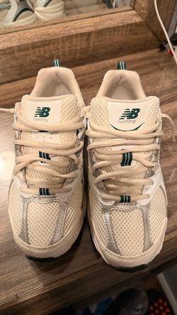 New Balance, Size 4.5 GS