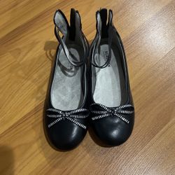 Girl’s Black dress shoes-size 3