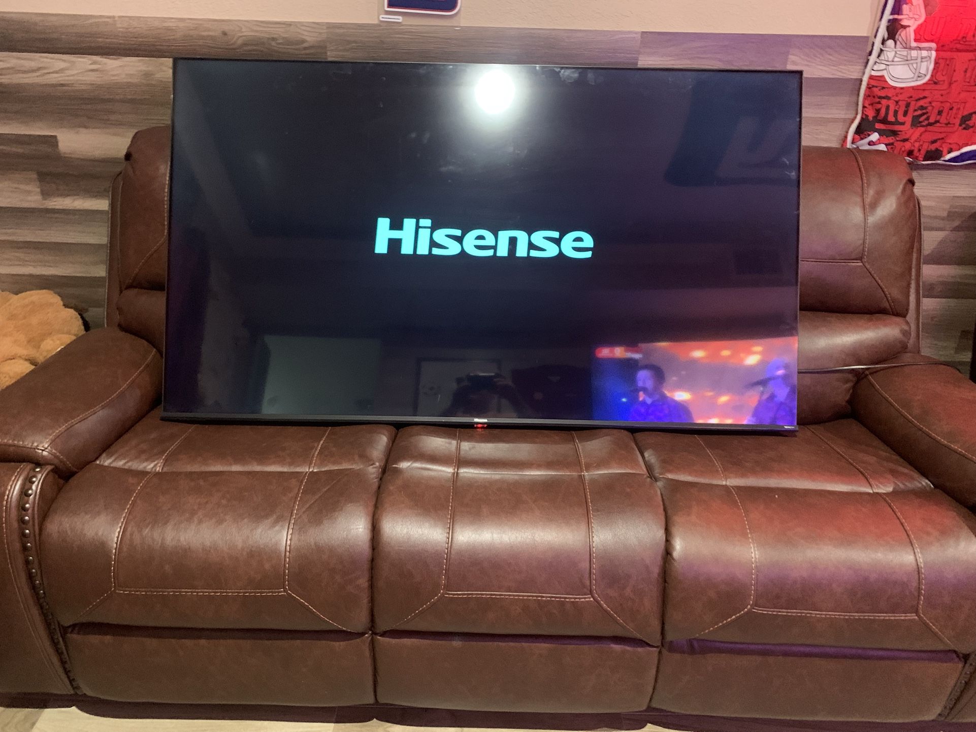 Hiscence 65’ 4k Smart TV