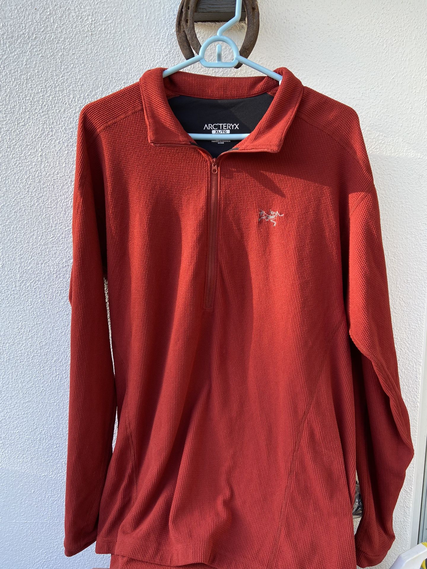 Men’s Arc’teryx Fleece Zip Up (XL)