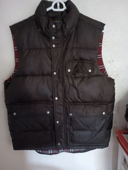 Gap Men's Sleeveless Puffer Jacket. Size Small but fits like a medium. Only $10