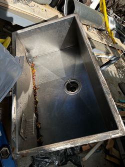 Free stainless steel sink