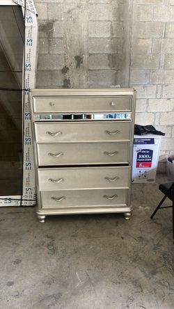 Dresser drawer