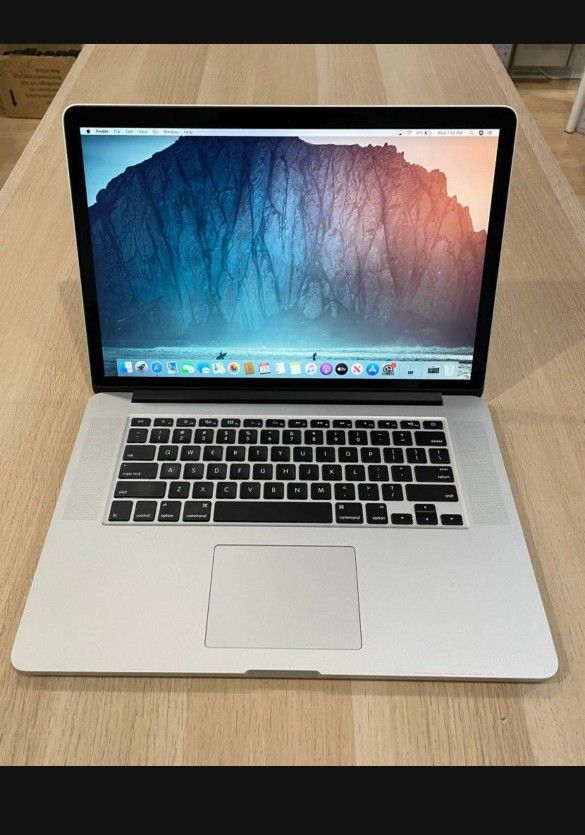 Apple Macbook PRO 15” 2015 2.8GHz i7 16GB 500GB OS Monterey 2022 Updates!!