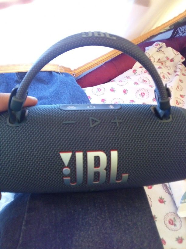 JBL Charge 6 Speaker (Willing To Trade For A Bike Also)