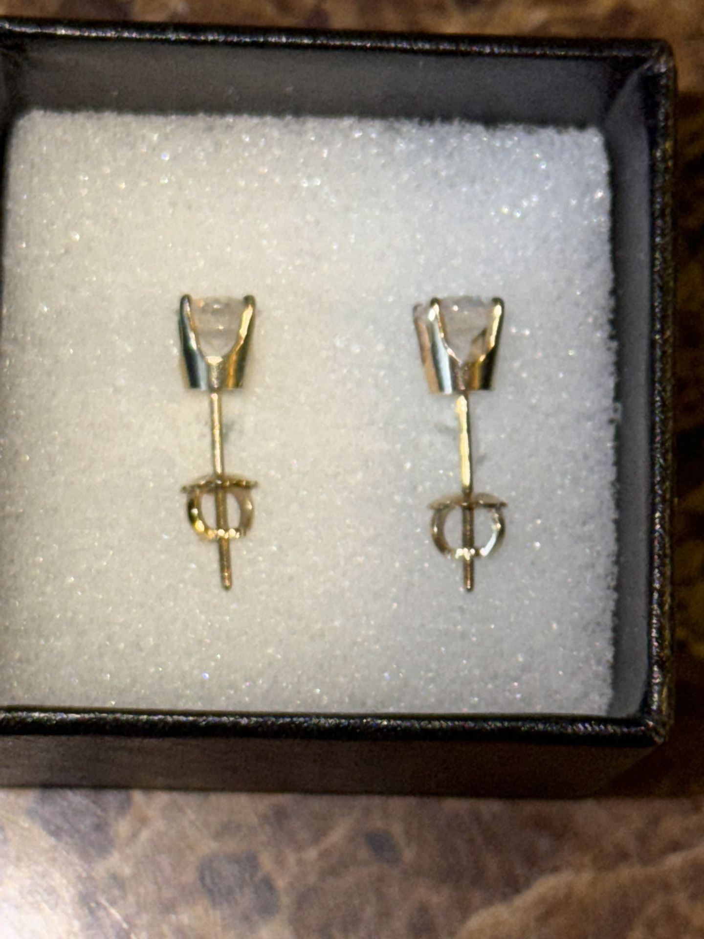 14K Natural 1 Carat Total Weight Diamond Earrings Yellow Gold Screw Back Natural