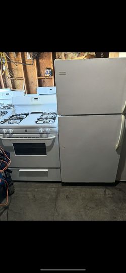 Estufa Y Refrigerator Combo $599 Por Los Dos