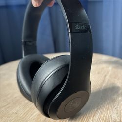 Beats Studio3 Wireless Headphones – Matte Black (Good Condition, w/ Case)