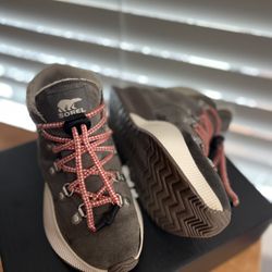 Sorel Out N About Girl Boots Size 2