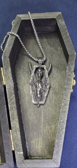 Gothic Style Necklace W/ 30" Chain (New)