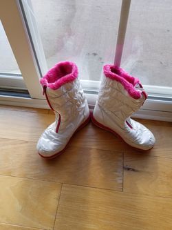 Girls winter boots size 3