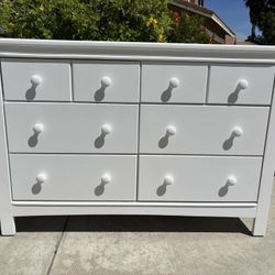 White 6 Drawer Wood Dresser Chest of Drawers Furniture Great Condition 