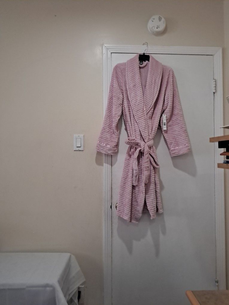 Tahari Women's Robe Pink