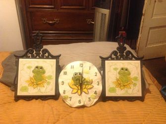Vintage sears roebuck& co , Neil the frog clock and trivets