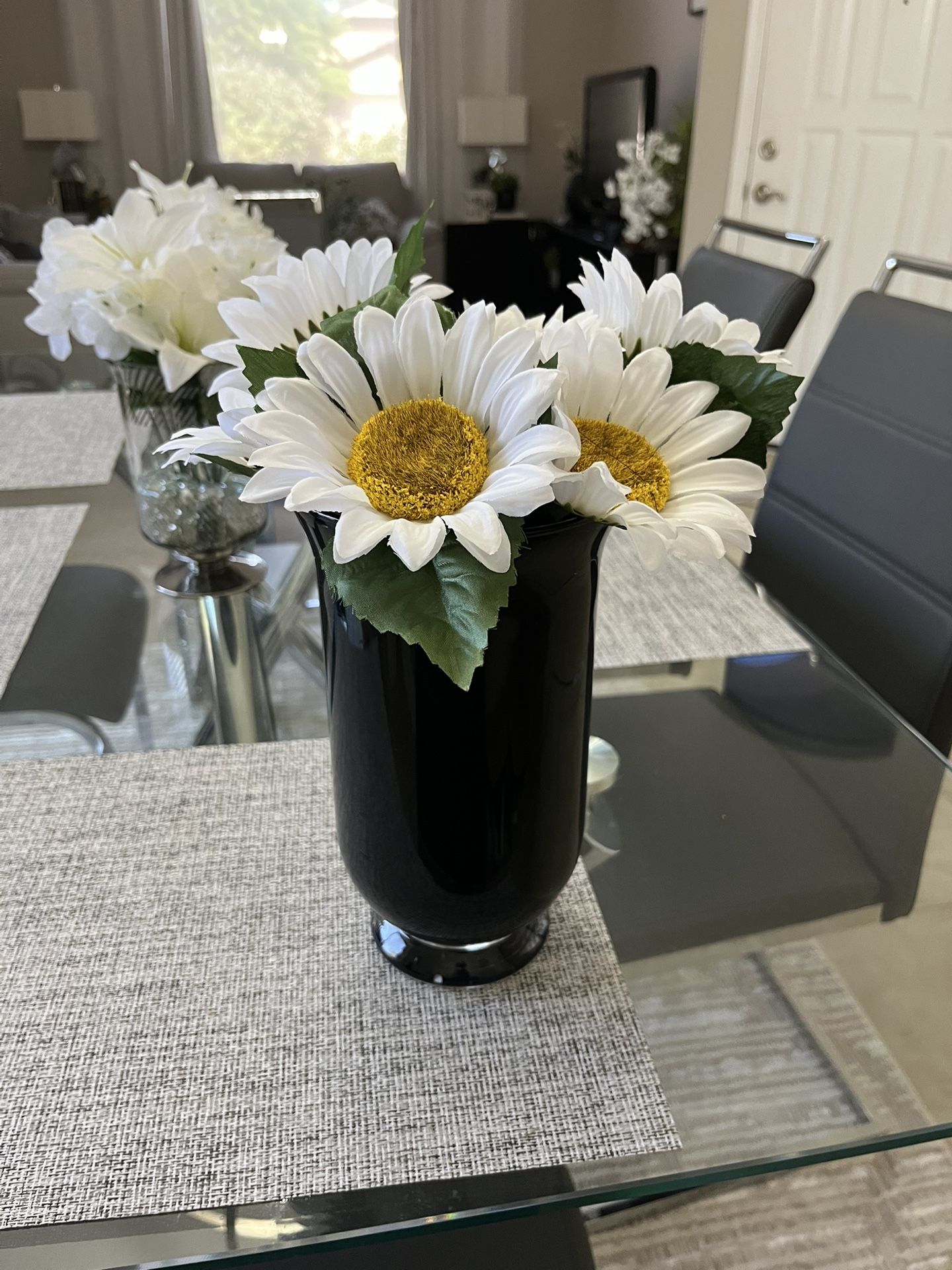 Black Glass Vase With Fake Sun Flowers / Home Decor