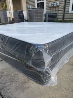 Queen Size New Thick Pillow Top Bed Can Deliver 