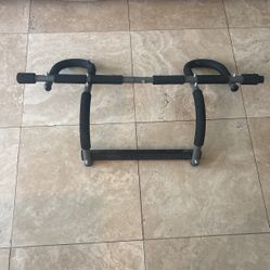 Doorway Chin-up / Pull Up Bar
