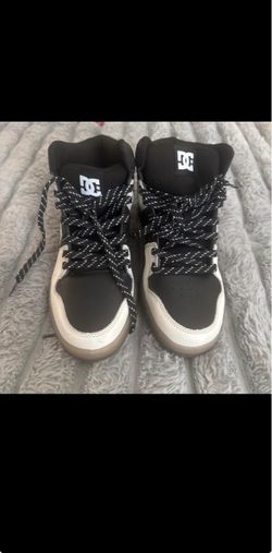 DC Shoes High-Top Sneakers Black and White