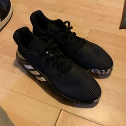Black Adidas Sneakers 