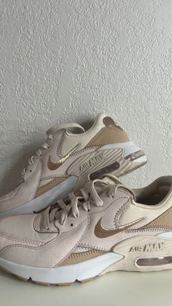 Pink Nike Air Maxs (size 7.5)
