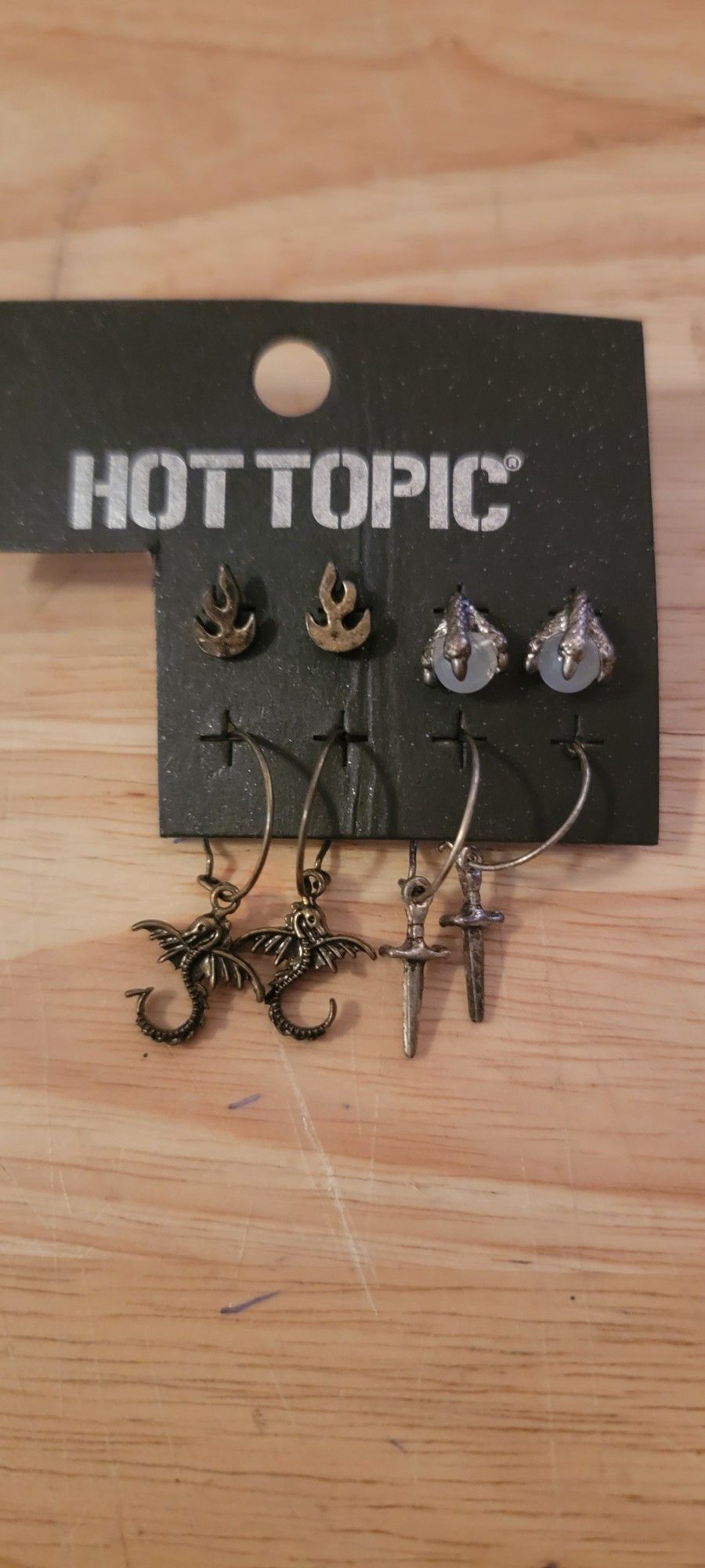 Hit Topic Ear Rings