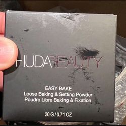 Huda Beauty Full Size Easy Bake Loose Baking And Setting Powder