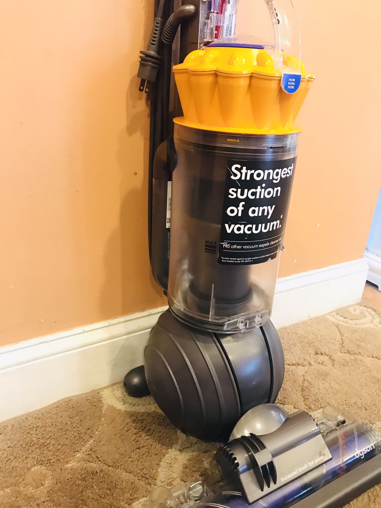 Dyson Dc65 Ball Vacuum Cleaner for Sale in Raymond, NH OfferUp