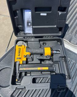 DEWALT Pneumatic 18-Gauge 1/4 in. Crown Corded Stapler