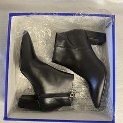 Stuart Weitzman Linsi Zip Bootie