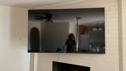 70in  Large Flat Screen w/Mount