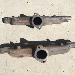 International Harvester V8 Exhaust Manifolds