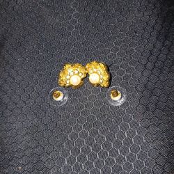 Gold Seashell Pearl Earrings